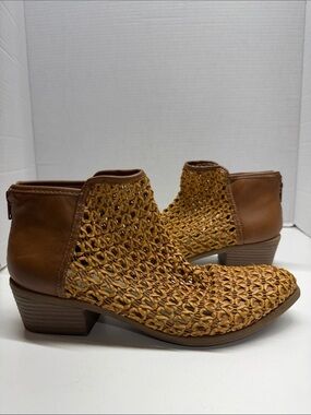 Dolce Vita DV Koda Ankle Boots Basket Weave Woven Booties Tan Brown Size 8.5